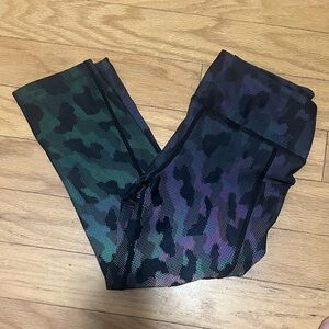 Holographic Camouflage Women's Capris with Pockets
